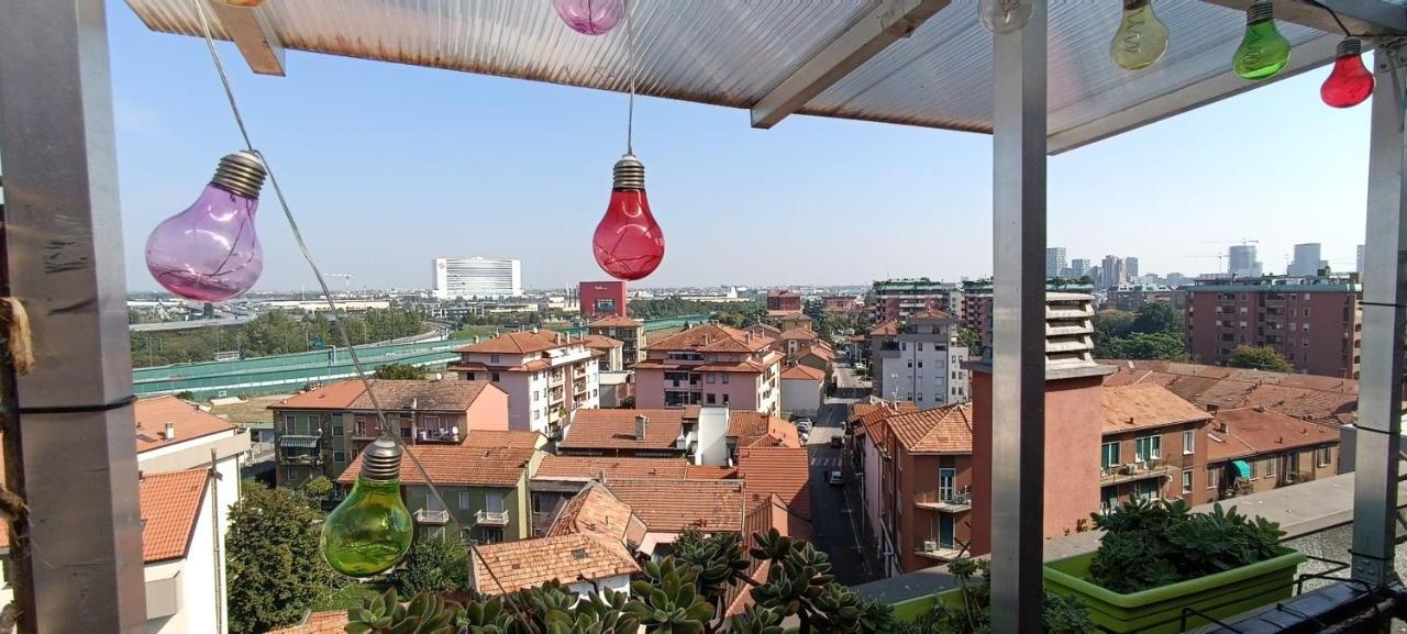 La Mansarda Di Pero Con Terrazza Apartment Exterior foto