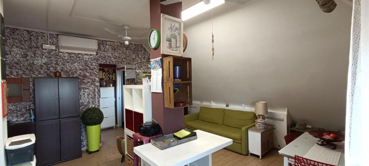 La Mansarda Di Pero Con Terrazza Apartment Exterior foto